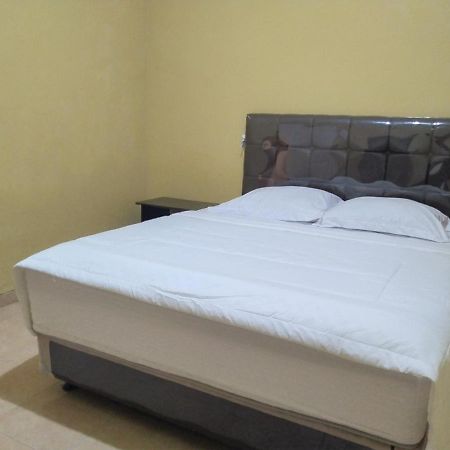 Hotel Pekalongan Syariah Mitra Reddoorz Exterior foto