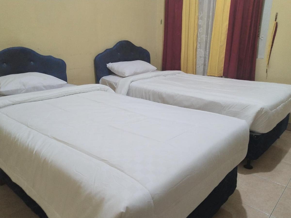 Hotel Pekalongan Syariah Mitra Reddoorz Exterior foto